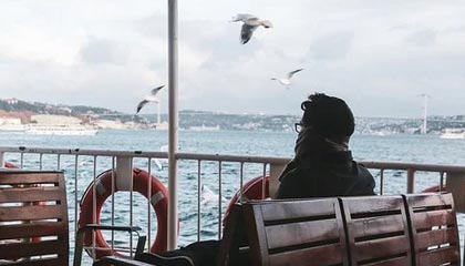 国金证券给予万兴科技买入评级：中报符合预期，“移动化+AI化”进展顺利