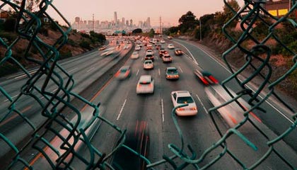 中信证券：港股上行动能仍在 把握四大中长期方向