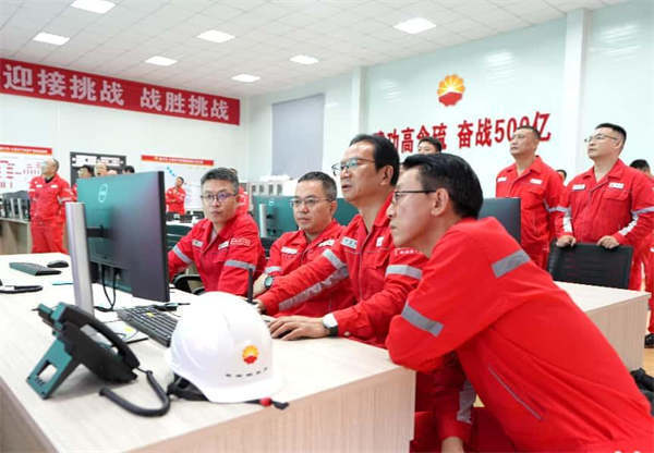 中石油首个自主开发特高含硫净化厂投运