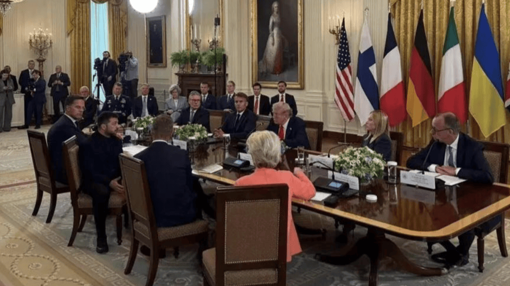 被特朗普轮番羞辱,欧洲政客终于明白,为何中方从不直接介入冲突