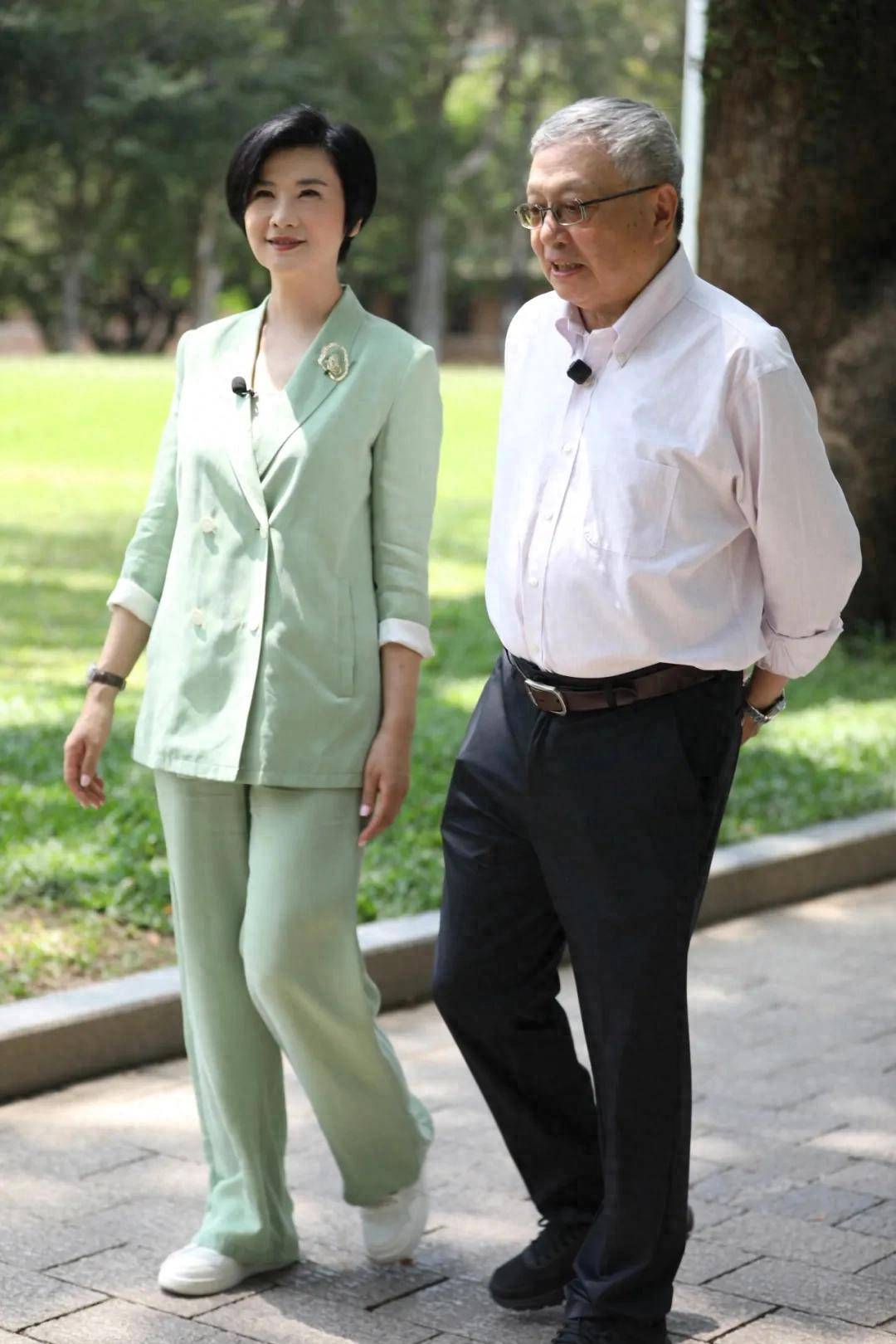 70岁顶流数学家张益唐回国:曾在快餐厅当会计,58岁“封神”