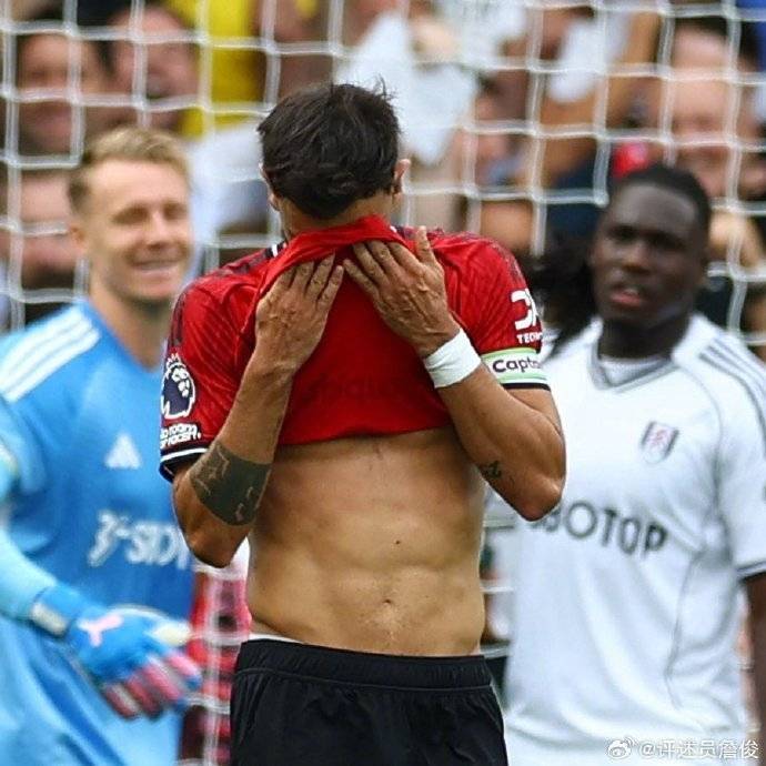 詹俊：曼联开局猛B费丢点是转折点 舍什科登场红魔三叉戟联系不多