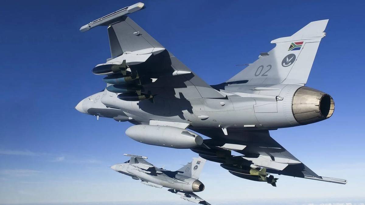 比巴基斯坦更胜一筹!6架歼-10赴泰军演,亲自教学180千米超视距空战?