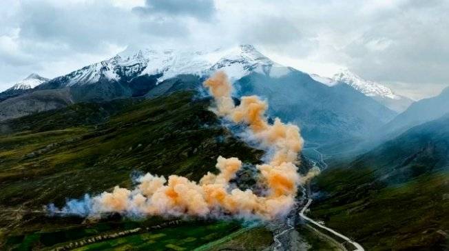 捞舆 | 烟花“炸山”,一场“合规”的破坏何以发生?