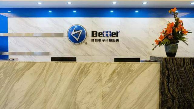 扬州女销售逆袭成百亿富豪!22 亿 “天价” 并购,半导体圈炸锅了