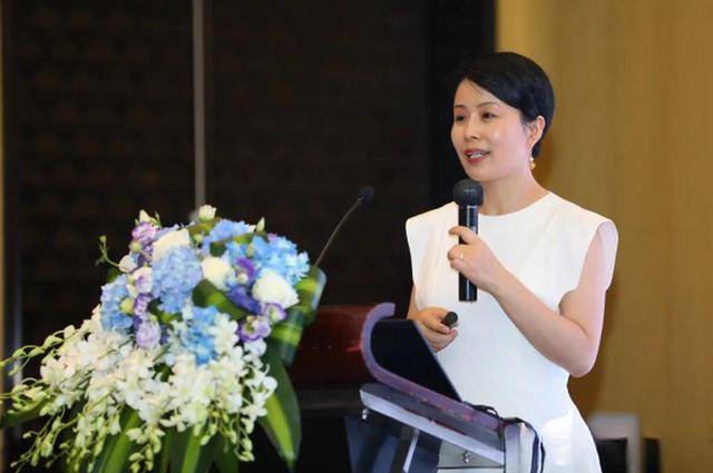 扬州女销售逆袭成百亿富豪!22 亿 “天价” 并购,半导体圈炸锅了