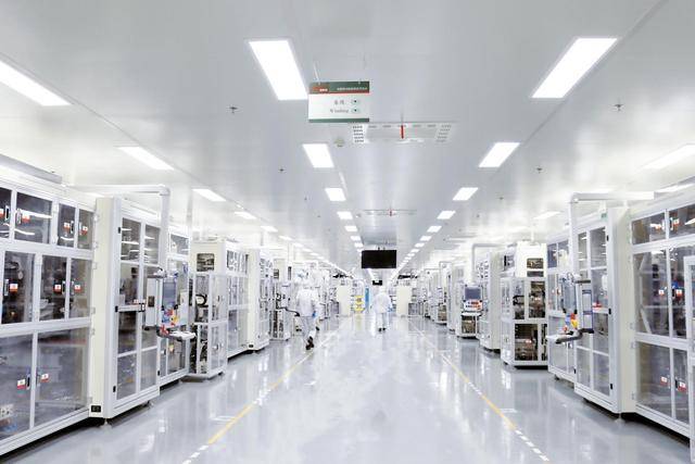 扬州女销售逆袭成百亿富豪!22 亿 “天价” 并购,半导体圈炸锅了